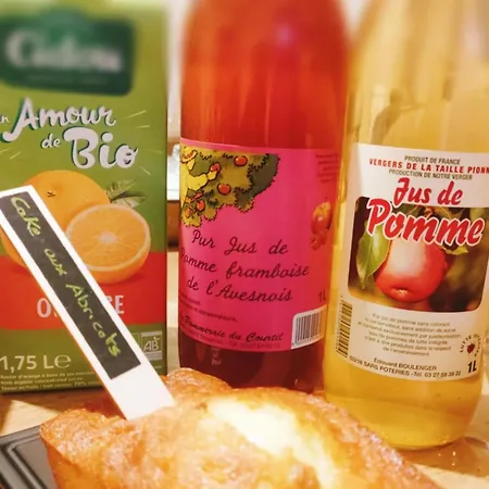 D'hotes La Clef Des Champs - La Source De Nos Racines - Corps De Ferme Au Coeur Du Parc Naturel De L'avesnois فندق مبيت وإفطار 3*