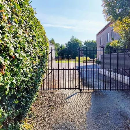D'hotes La Clef Des Champs - La Source De Nos Racines - Corps De Ferme Au Coeur Du Parc Naturel De L'avesnois 3*