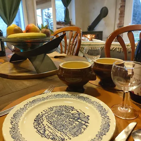 D'hotes La Clef Des Champs - La Source De Nos Racines - Corps De Ferme Au Coeur Du Parc Naturel De L'avesnois 3*