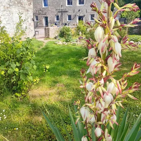 D'hotes La Clef Des Champs - La Source De Nos Racines - Corps De Ferme Au Coeur Du Parc Naturel De L'avesnois 3*