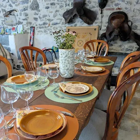 D'hotes La Clef Des Champs - La Source De Nos Racines - Corps De Ferme Au Coeur Du Parc Naturel De L'avesnois Beaufort (Nord)