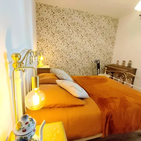 فندق مبيت وإفطار D'hotes La Clef Des Champs - La Source De Nos Racines - Corps De Ferme Au Coeur Du Parc Naturel De L'avesnois