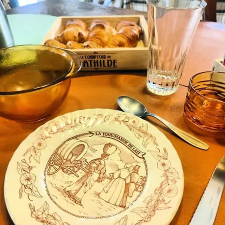 D'hotes La Clef Des Champs - La Source De Nos Racines - Corps De Ferme Au Coeur Du Parc Naturel De L'avesnois فندق مبيت وإفطار Beaufort (Nord)