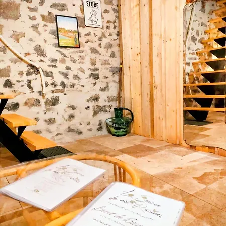 D'hotes La Clef Des Champs - La Source De Nos Racines - Corps De Ferme Au Coeur Du Parc Naturel De L'avesnois 3*